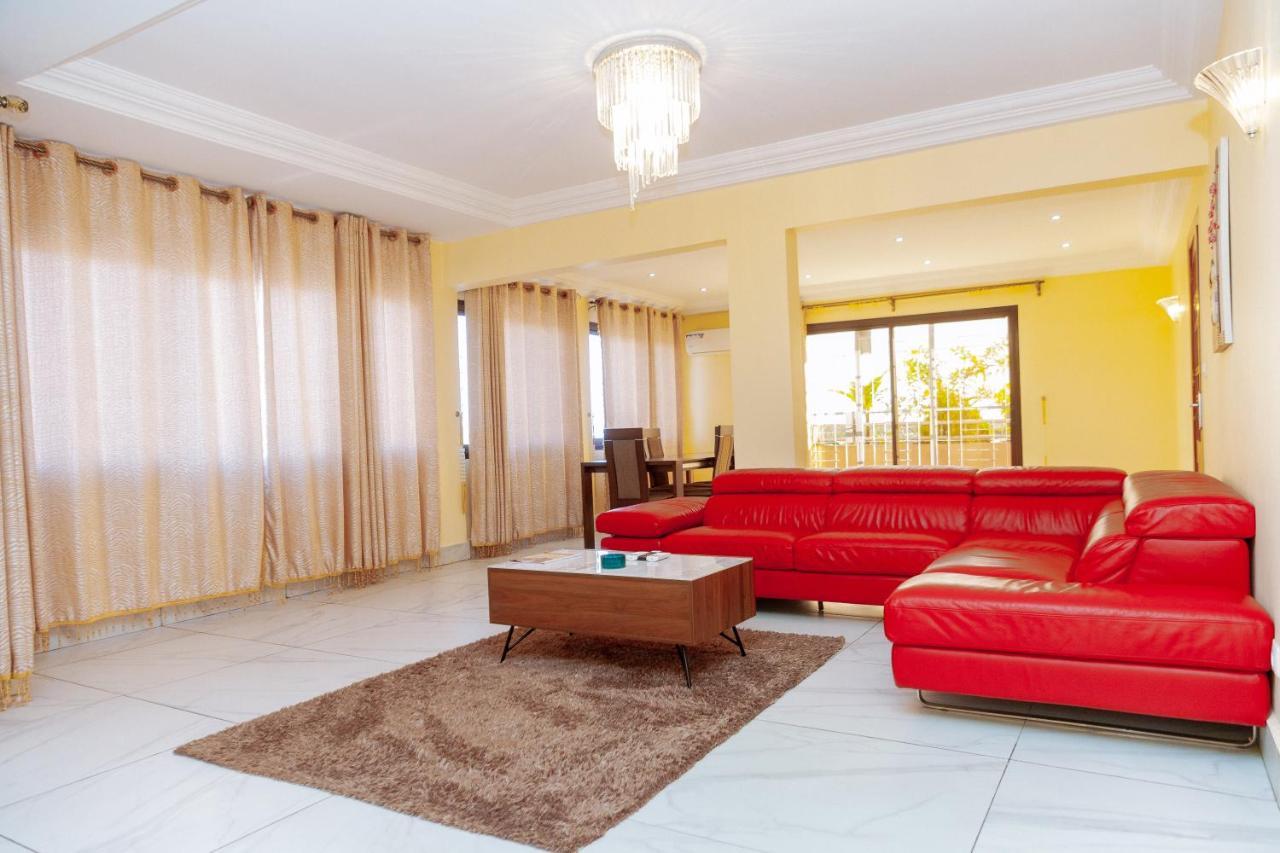 Loumia Premium Bonapriso Apartment Douala Exterior photo