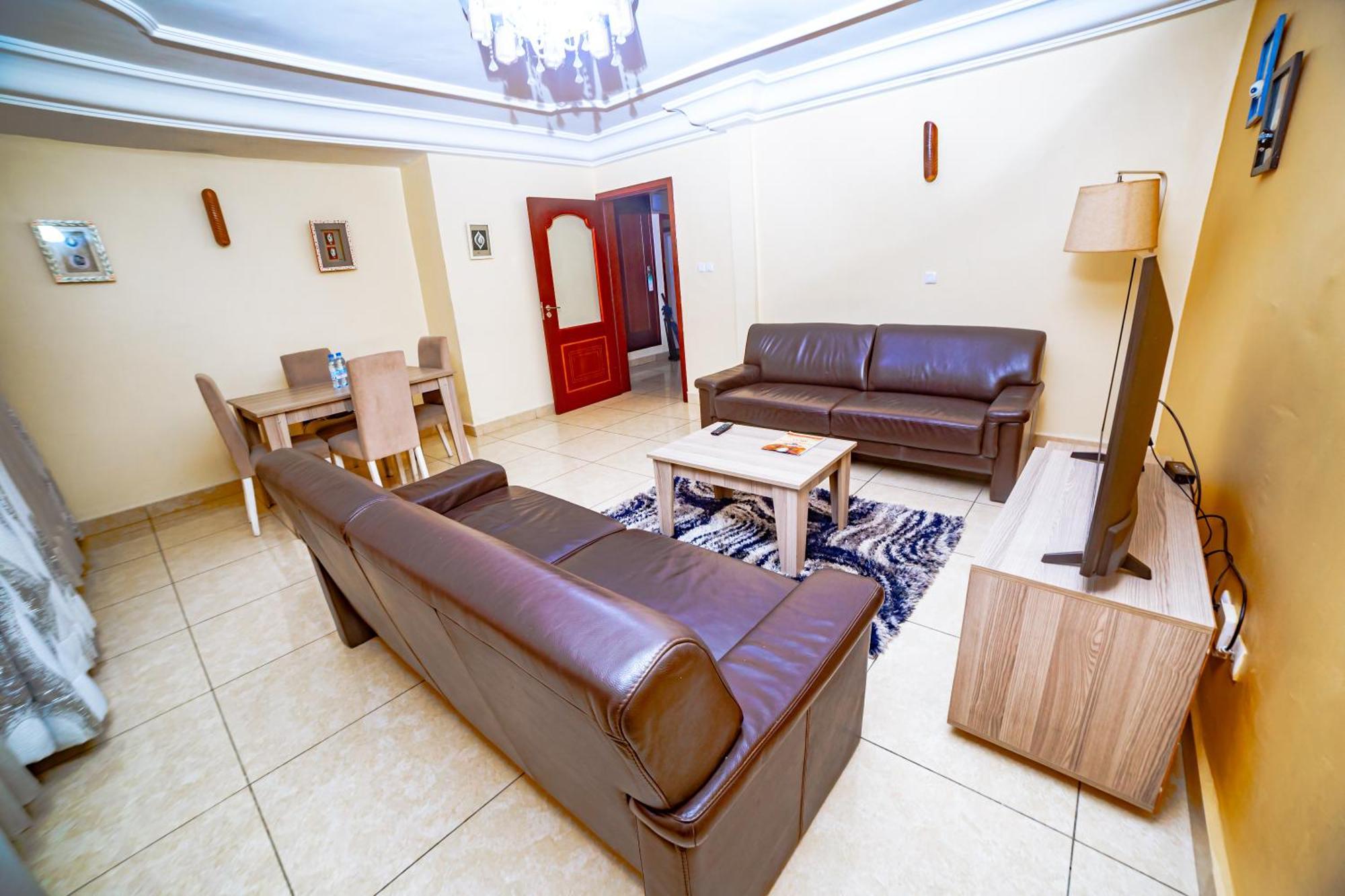 Loumia Premium Bonapriso Apartment Douala Exterior photo