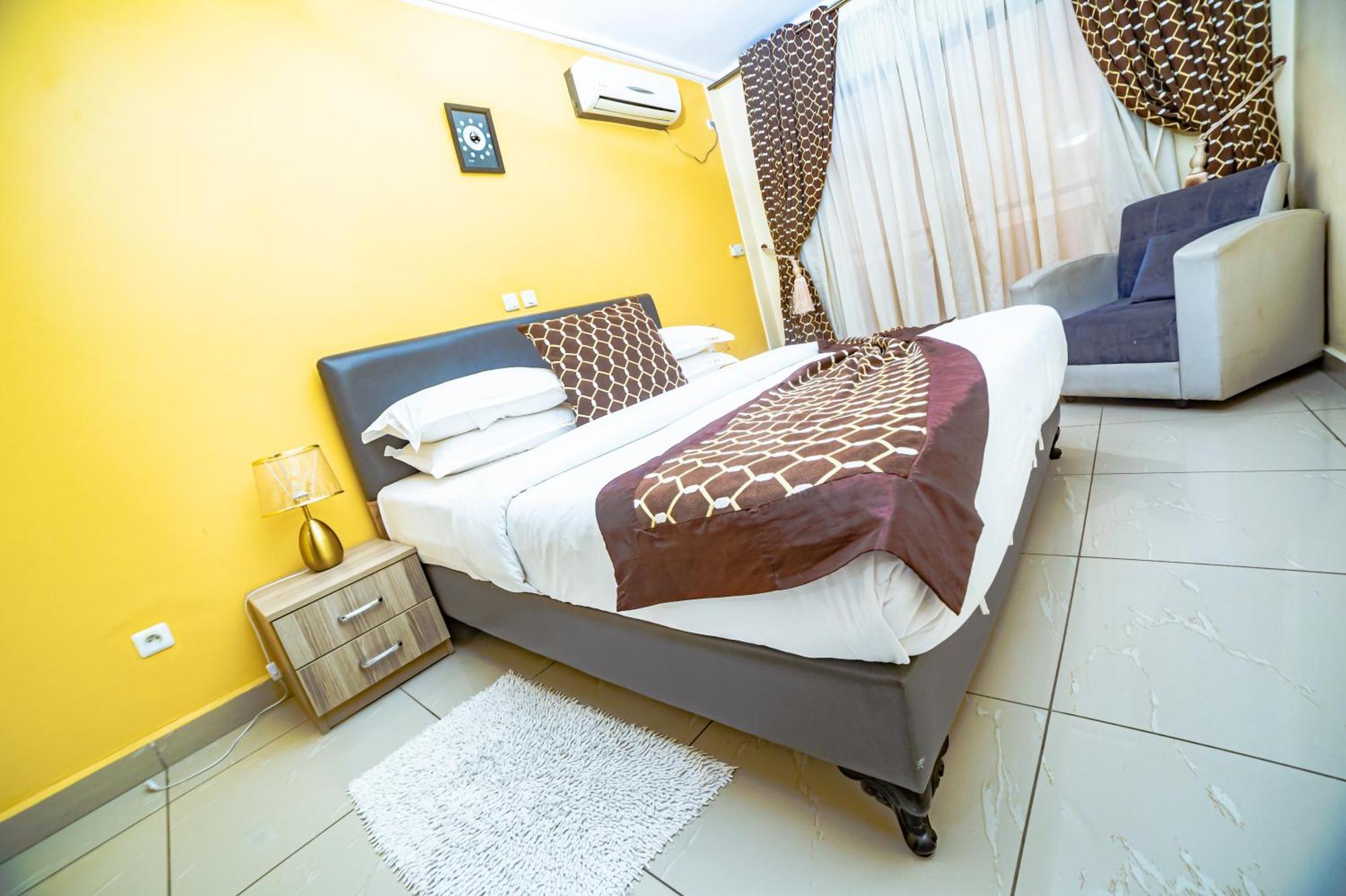 Loumia Premium Bonapriso Apartment Douala Exterior photo